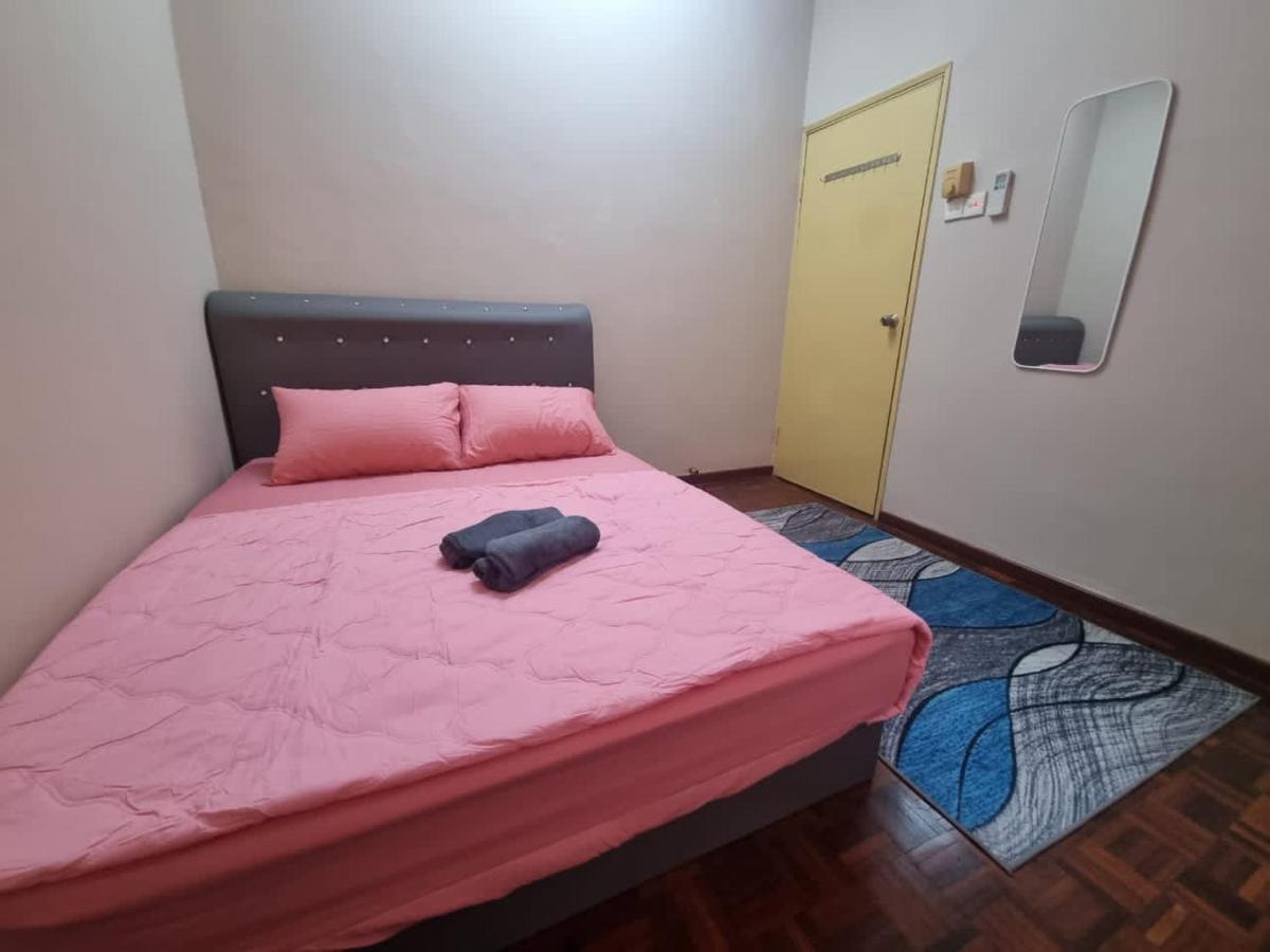 D'Lestari Homestay 史里肯邦安 外观 照片